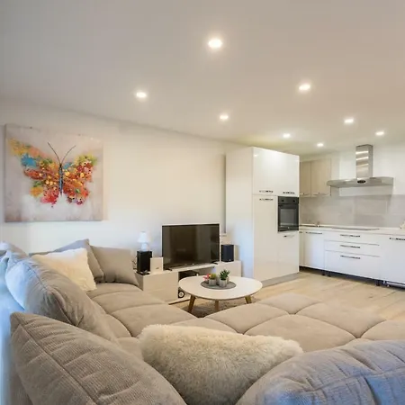 Norah Apartment