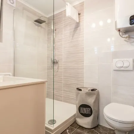 Norah Apartment