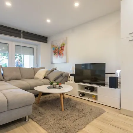 Norah Apartment *